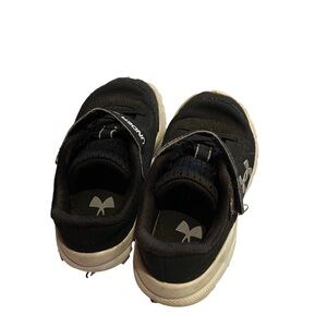 Toddler under amour sneakers 🛍️🛍️5/30🛍️🛍️